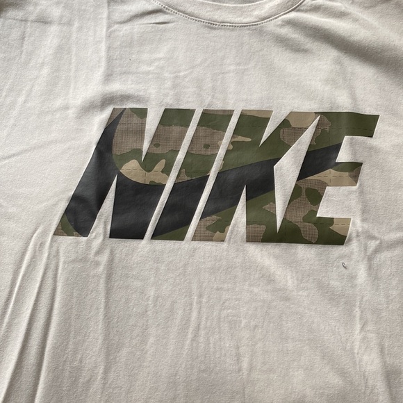 Nike Tee - Picture 2 of 2